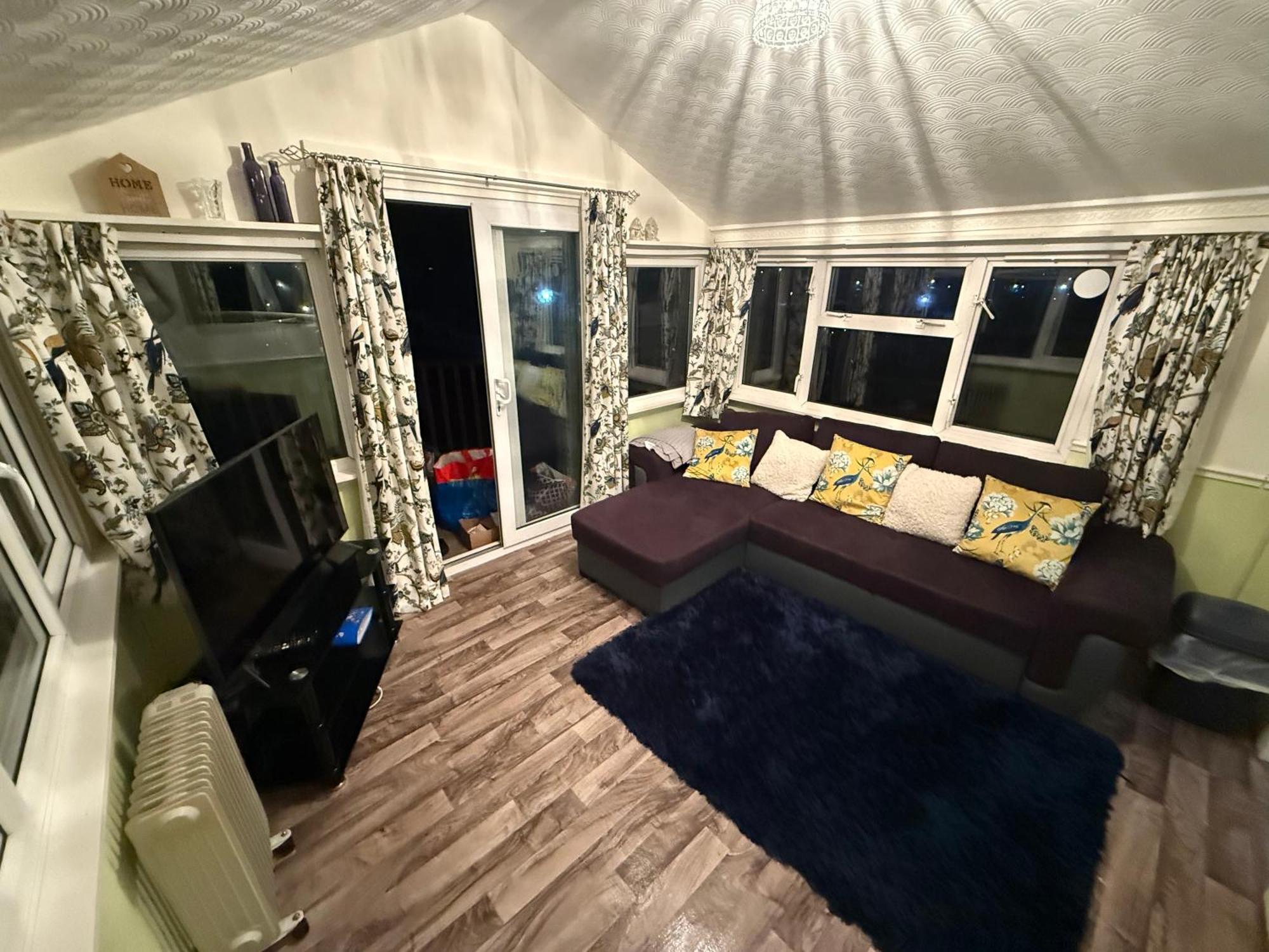 Chalet 5 Clarach Bay 阿伯里斯特威斯 外观 照片